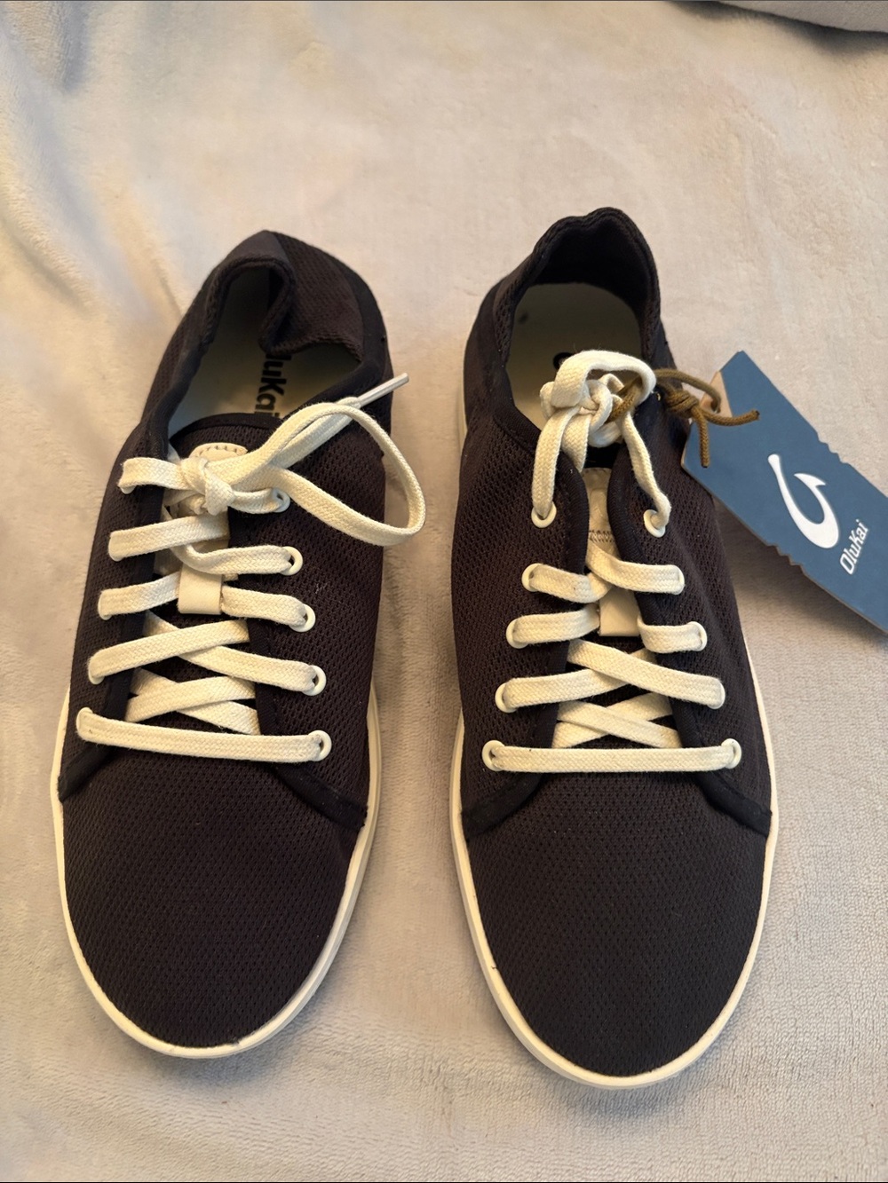 OluKai Men’s Black Low-Top Sneakers with White Laces